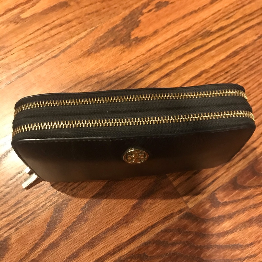 Tory Burch Wallet - Picture 2 of 4